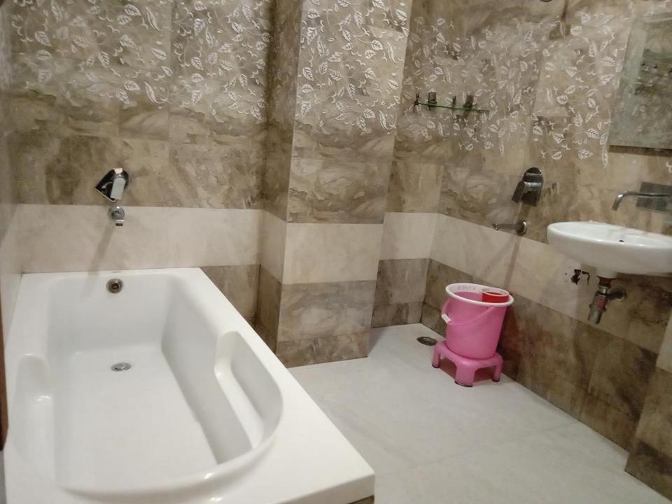 瑞亚宫酒店 阿格拉 外观 照片